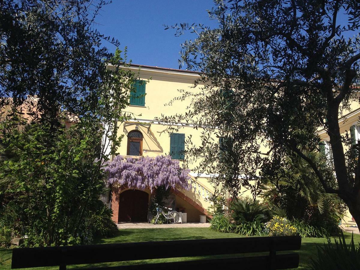 Villa Angelina - Casa Glicine Vallecrosia Exterior photo